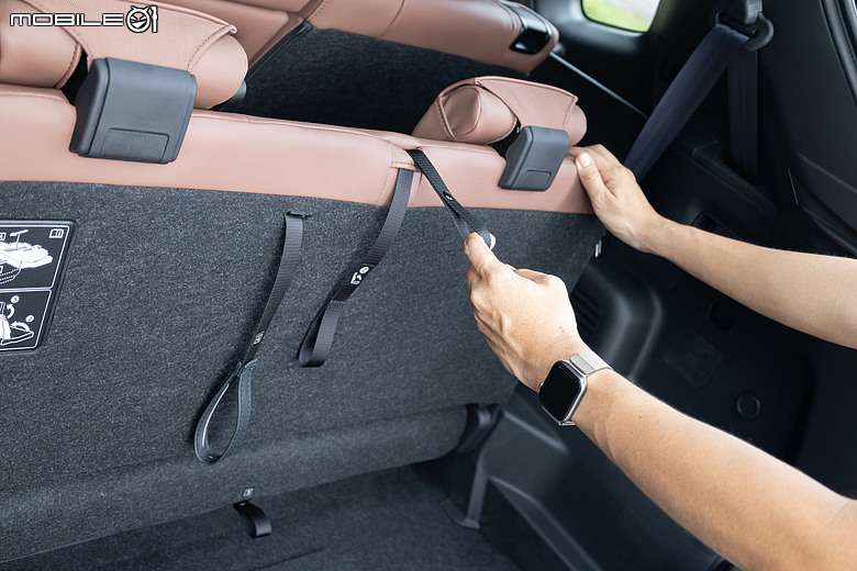 Mitsubishi 第四代小改款 Outlander 試駕｜四驅、5+2人座通通有，頂規直接給你大滿配！