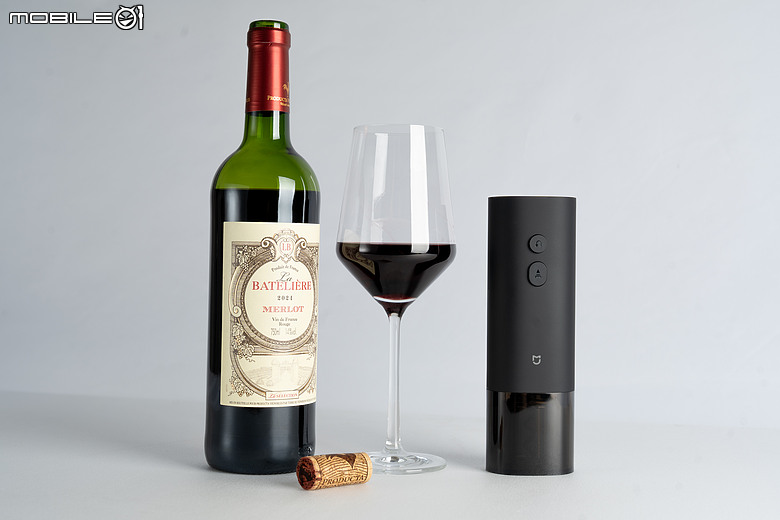 小米米家電動紅酒開瓶器值得買嗎?雙鍵操作、內建割箔刀優缺點一次看