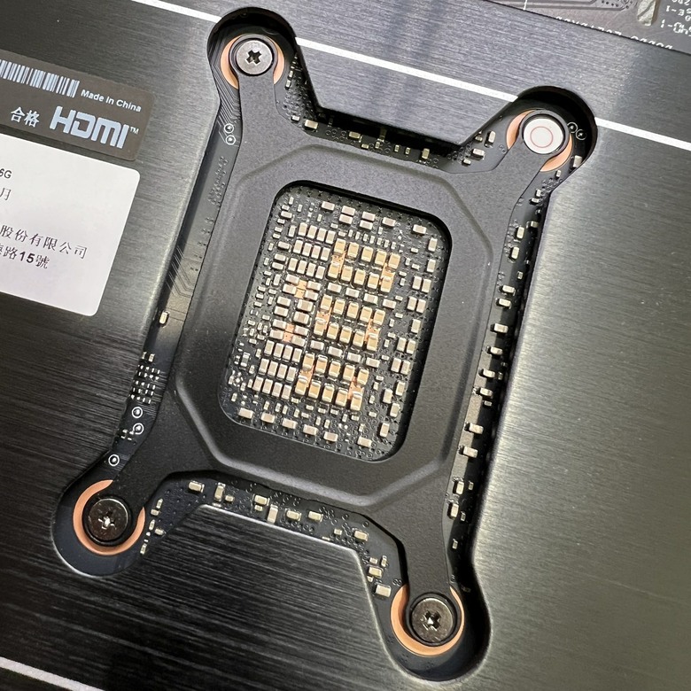 點我看大圖 Epontec MARS 1000W電源 與 Montech TG3玻璃海景機殼開箱