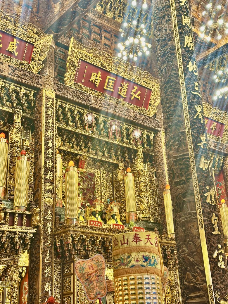 臥虎藏龍｜松山奉天宮