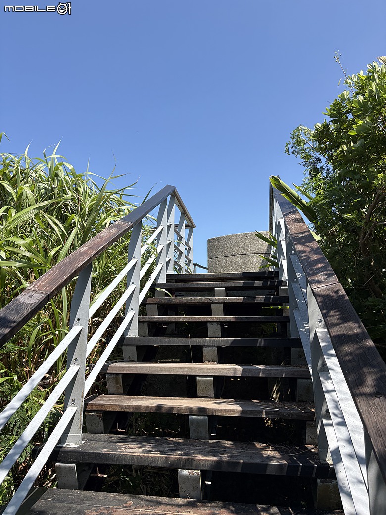 【北海岸親子踏青】走到台灣最北端上了一堂戶外課｜富貴角公園、老梅迷宮、綠石槽與富貴角燈塔