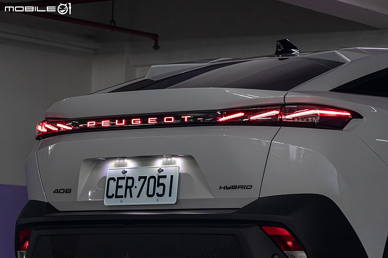 Peugeot 408 小改款試駕|帥只是基本,開過更懂它的動人!