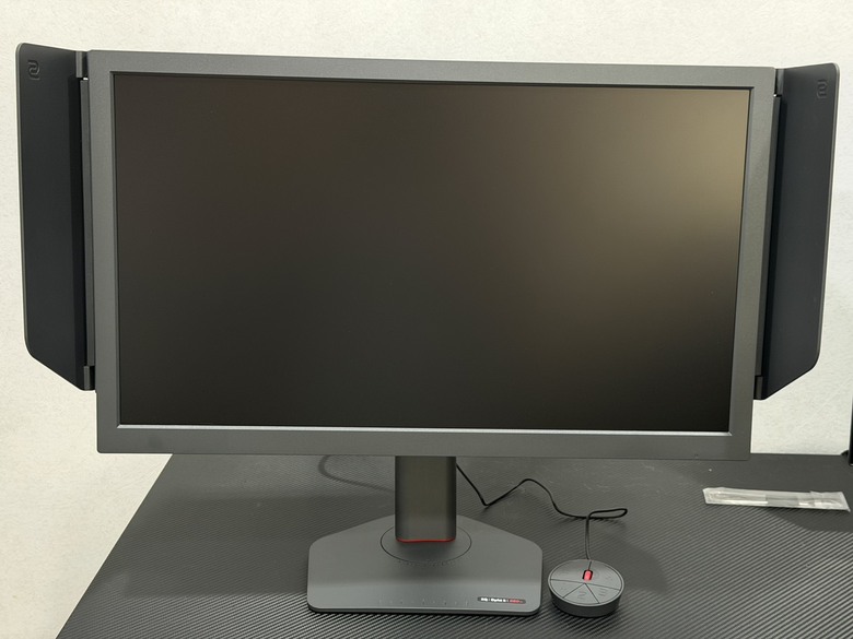 點我看大圖 【開箱|心得】2K 360Hz x DyAc 3最新科技 大逃殺的神|ZOWIE XQ2566X