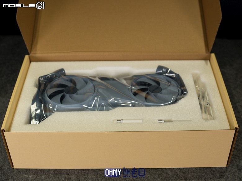 木紋 x 白色 美學！技嘉AORUS RTX5080 INFINITY WOOD