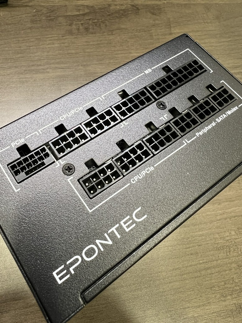 點我看大圖 Epontec MARS 1000W電源 與 Montech TG3玻璃海景機殼開箱