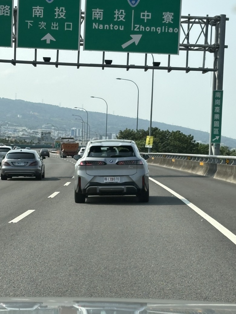 iX3在南投休息站出沒！！！