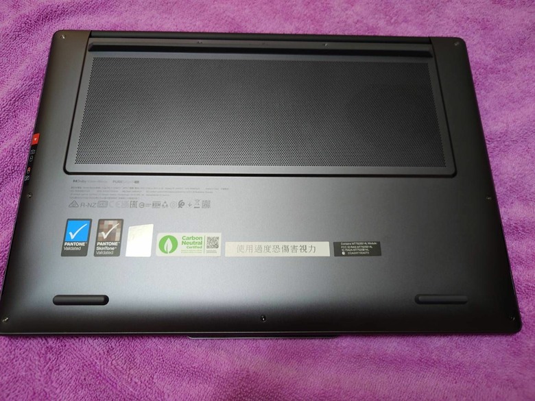 聯想Yoga Pro 7 15 ASH11 簡單開箱,9/12加裝SSD