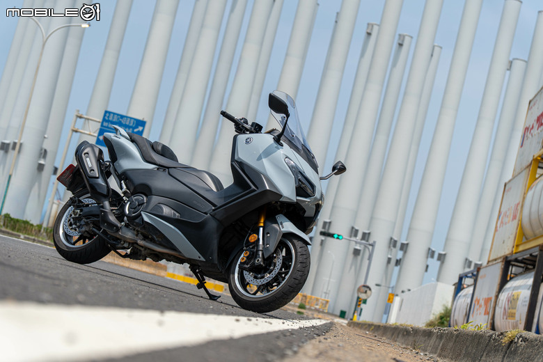 YAMAHA TMAX 560 TECH MAX 試駕｜羊皇無須多言，無可取代的王者