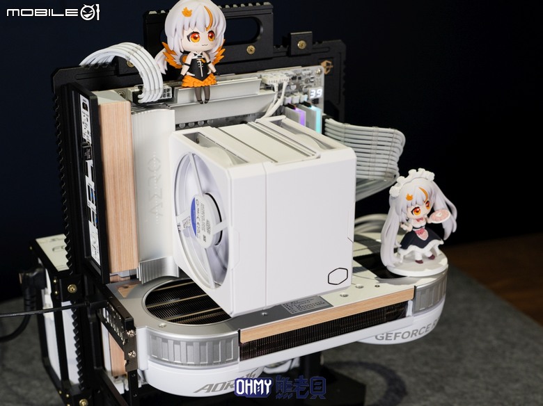 木紋 x 白色 美學！技嘉AORUS RTX5080 INFINITY WOOD