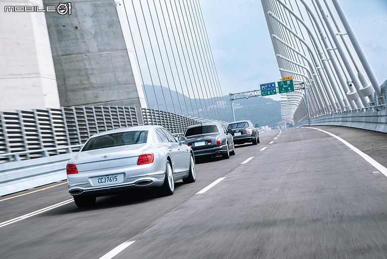 老派機械與電氣化時代的相遇｜Bentley Arnage T與Flying Spur Hybrid