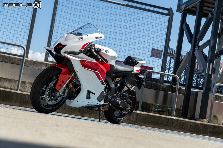 點我看大圖 YAMAHA YZF R3/R9賽道試駕|親和雙缸與靈動三缸,全面釋放R DNA極限性能