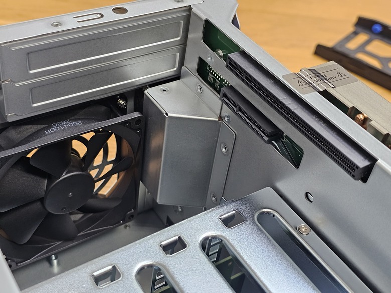 [開箱] 目前玩過最高檔的 QNAP TVS-h674 With SSD