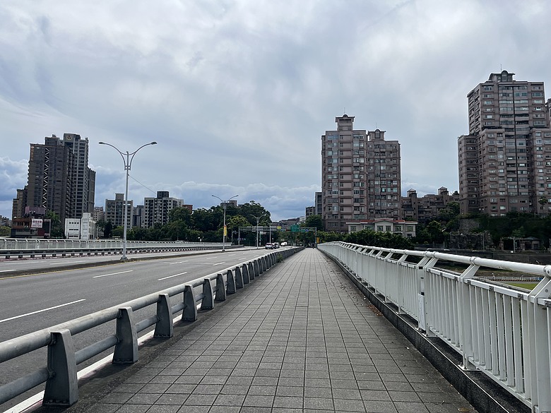 mobile01-7795d5b78c7901d553561494d8c57bb8.jpg