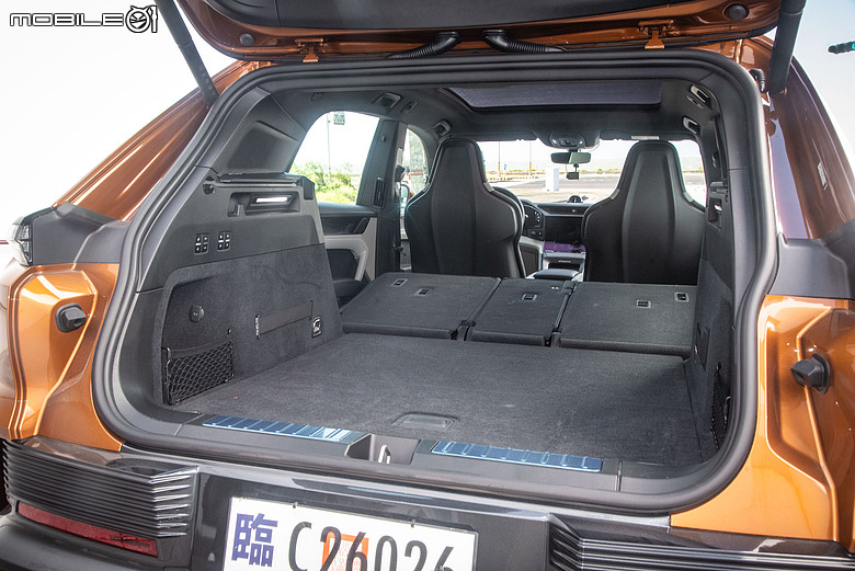 Porsche Cayenne S Electric 試駕|操控本色依舊,科技座艙更令人驚艷!