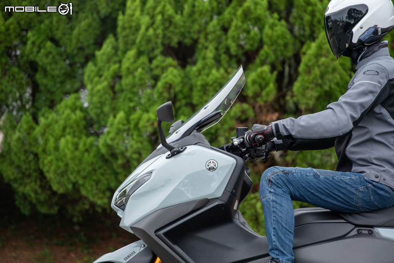 YAMAHA TMAX 560 TECH MAX 試駕｜羊皇無須多言，無可取代的王者
