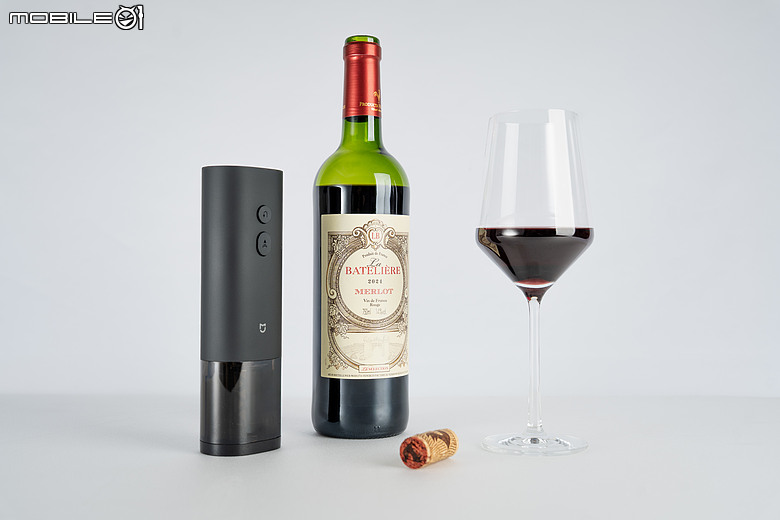 小米米家電動紅酒開瓶器值得買嗎?雙鍵操作、內建割箔刀優缺點一次看