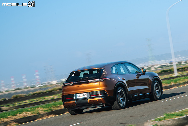 Porsche Cayenne S Electric 試駕|操控本色依舊,科技座艙更令人驚艷!