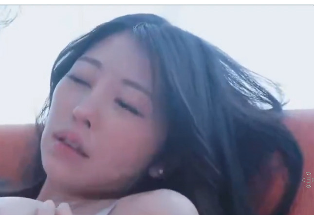 想請問女星的姓名
