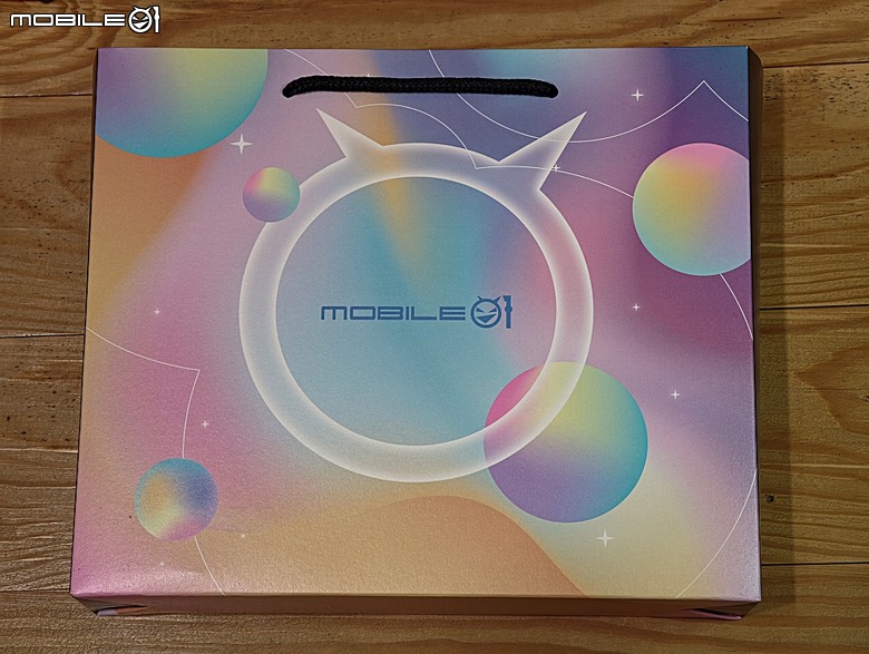 2026年 Mobile01 20週年紀念 x 王鵬傑 中秋禮盒開箱