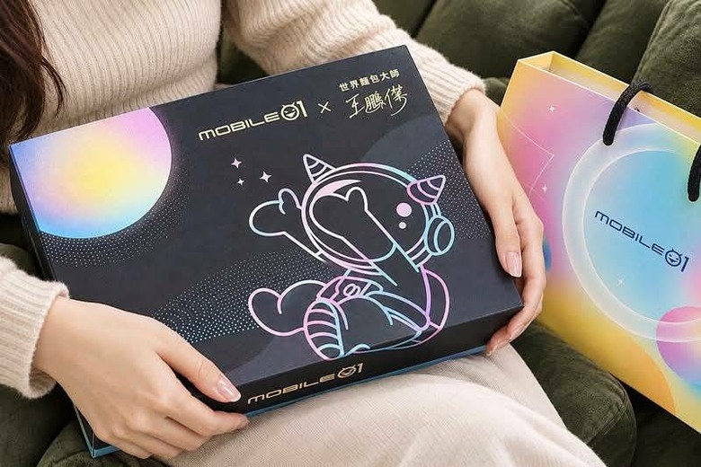 【開箱】有錢也買不到！《Mobile01 x 世界麵包大師王鵬傑》聯名推出的神級中秋禮盒