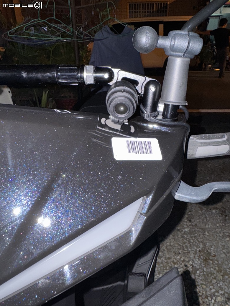 Mio M801機車行車紀錄器 微開箱 (補上安裝位置及白天&夜間測試影片)