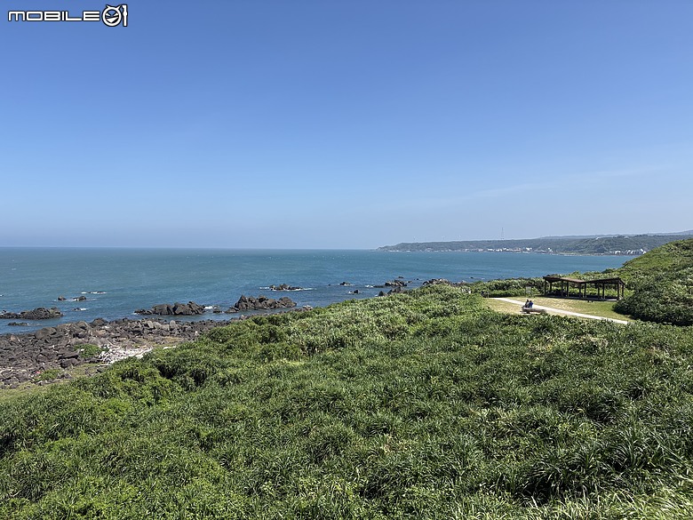 【北海岸親子踏青】走到台灣最北端上了一堂戶外課｜富貴角公園、老梅迷宮、綠石槽與富貴角燈塔