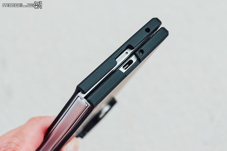 UAG x 三星 Z Fold8 / Fold8 Ultra / Flip8 保護殼｜內建磁吸 360° 支架、軍規輕薄之選！