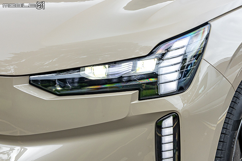 Volvo EX90 試駕|以北歐氛圍重新定義旗艦,引領品牌邁入新世紀的純電七人休旅!