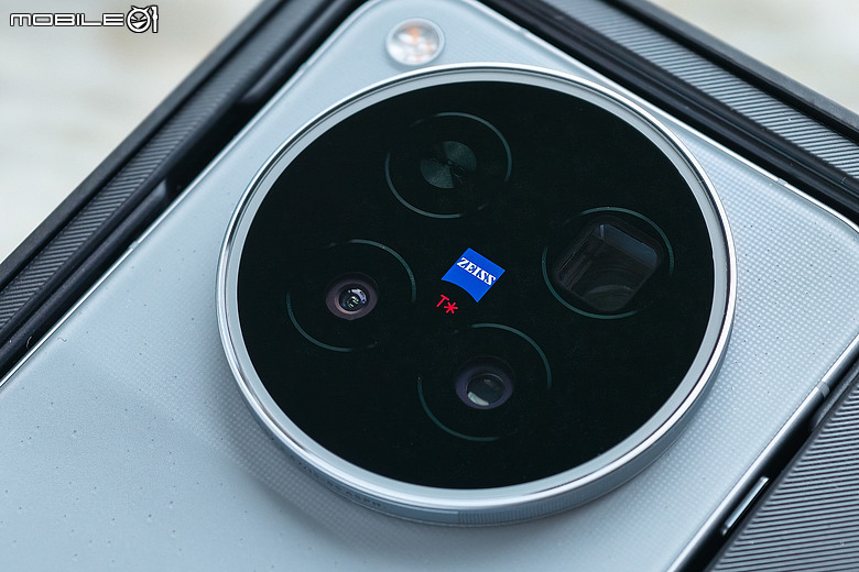 vivo X500 系列三機齊發|天璣 9600 Pro 加持、17EV 超高動態與 8000mAh 續航怪獸降臨