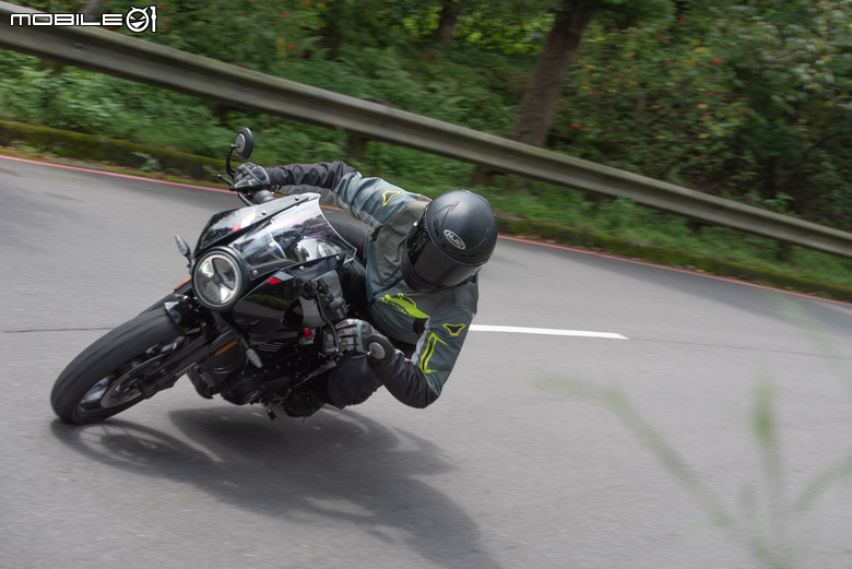 Triumph Thruxton 400試駕報告｜回到夢開始的地方