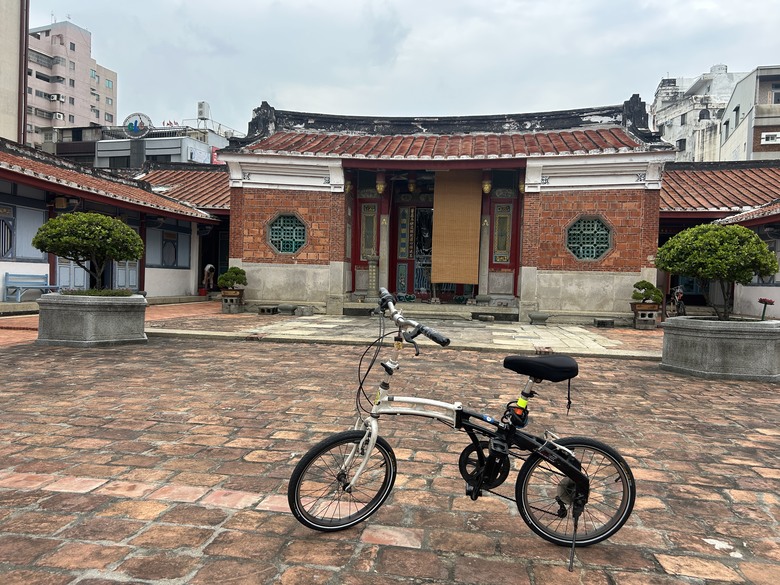 懷 念 台 南 車 站 府 城 半 日 騎 遊