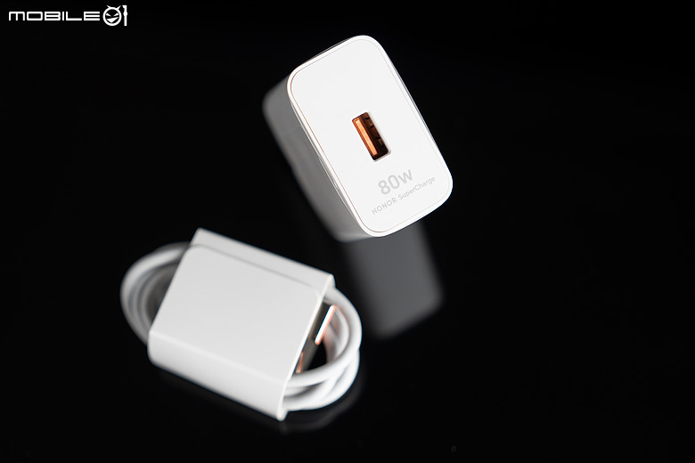 HONOR Magic V6 評測報告|4mm 超薄機身、AI 靈感幫拍超貼心!