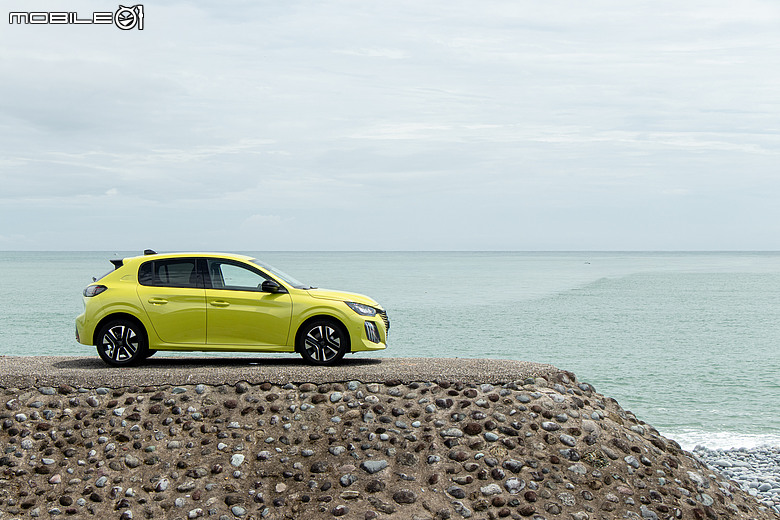 Peugeot 208 Hybrid 一桶油環島實戰|866公里平均油耗19.9km/L達成!