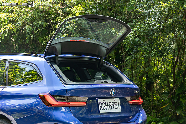 BMW 318i Touring M Sport 試駕|帥勁跑格、價格OK!