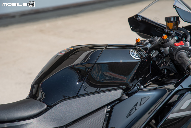 2026 YAMAHA YZF-R7賽道試駕｜不只換造型加電控！操駕體質全面進化的完美玩樂車！