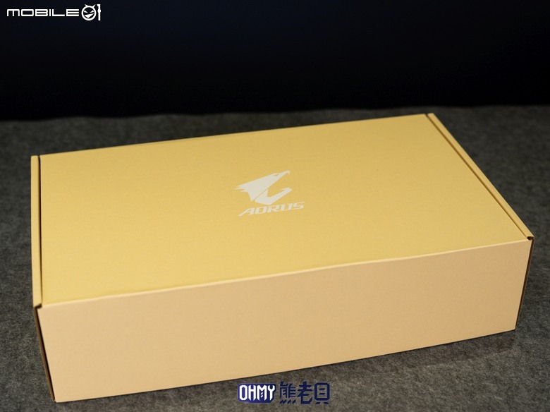 木紋 x 白色 美學！技嘉AORUS RTX5080 INFINITY WOOD