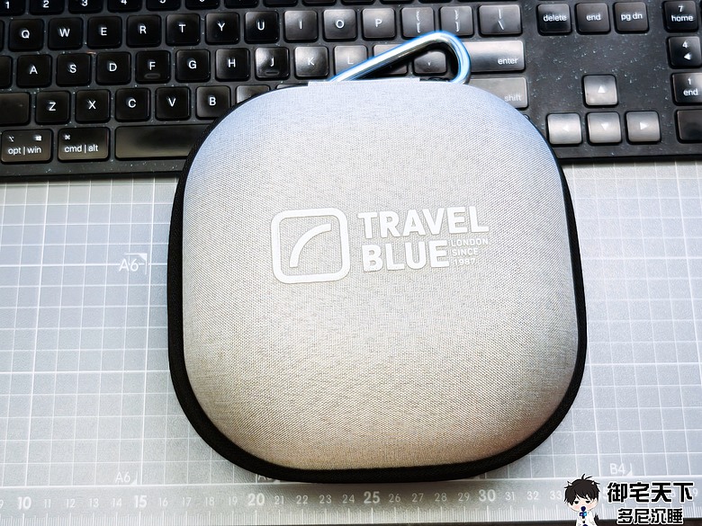 開箱｜【Travel Blue 藍旅】頸枕收納盒 - 共出 6 色，換個用法就是背包擴充好配件！