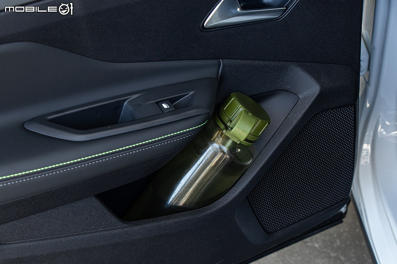 Peugeot 408 小改款試駕|帥只是基本,開過更懂它的動人!