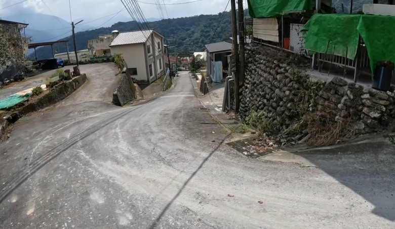 25%爆心跳極陡坡!日月潭加碼潭南天主堂,騎上去真的會見耶穌?
