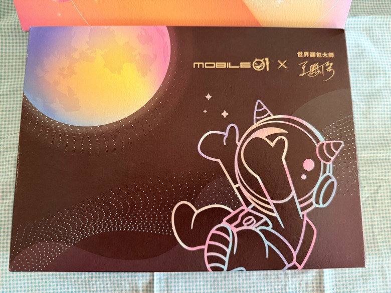 Mobile01 × 世界麵包大師王鵬傑中秋禮盒|職人手作中秋禮盒開箱與試吃分享