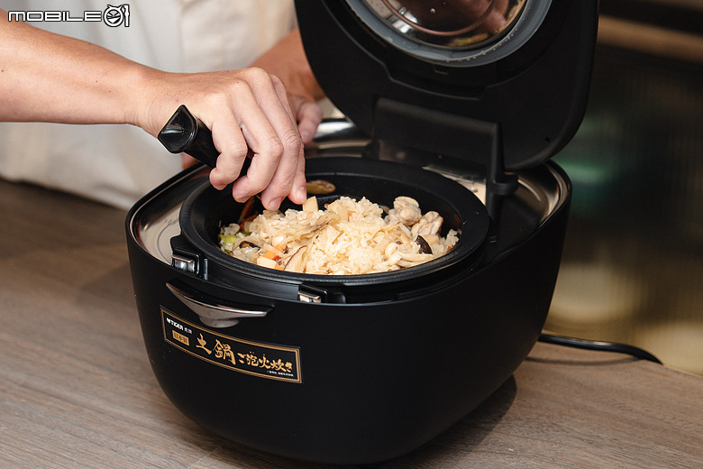 虎牌TIGER「土鍋泡火炊」旗艦電子鍋在台上市｜把日本料亭土鍋飯搬回家！