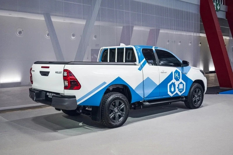 Toyota Hilux氫燃料電池版拍板2028年量產，續航400公里劍指歐洲LCV市場