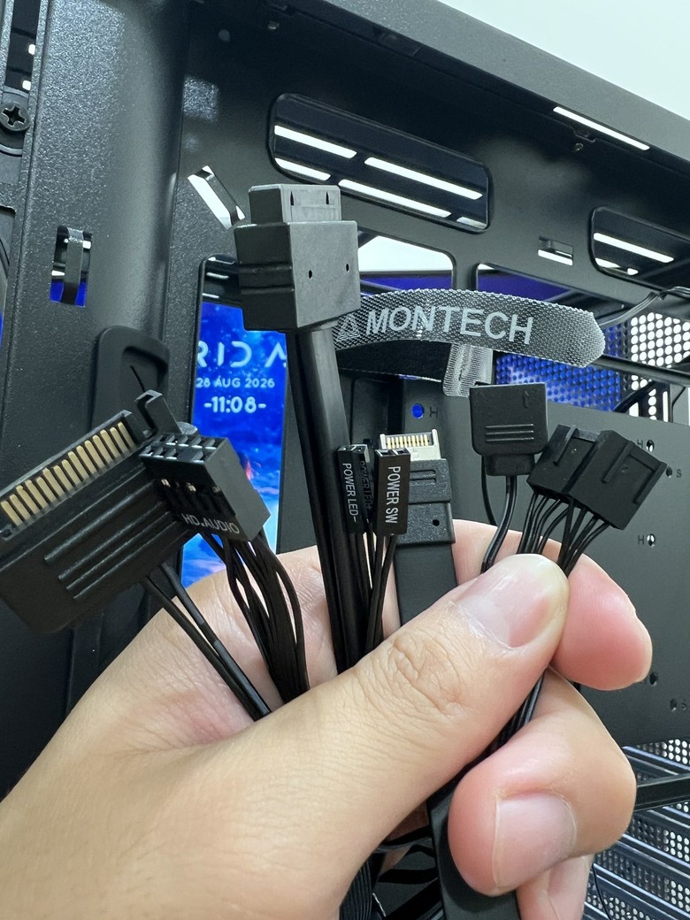 點我看大圖 Epontec MARS 1000W電源 與 Montech TG3玻璃海景機殼開箱