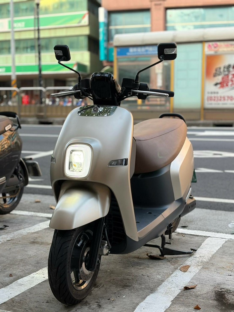 開箱媽媽新牽的Yamaha CUXiE電動車