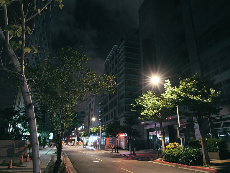 點我看大圖 Panasonic Lumix DC-L10 評測報告|復古質感 + 4/3 吋大底、實時 LUT 隨心玩色!
