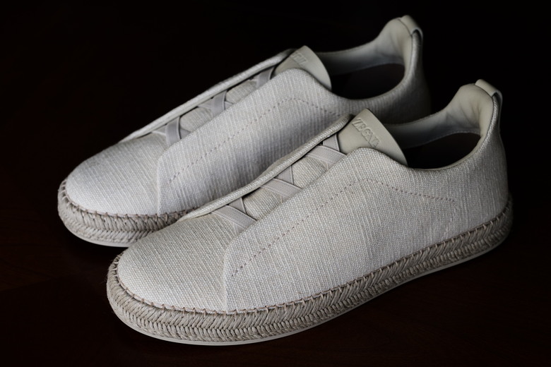 點我看大圖 懶人鞋:Zegna Triple Stitch vs. Berluti Fast Track Slip On