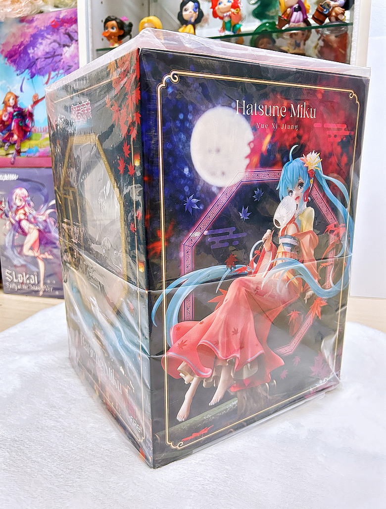 【開箱】初音未來 月西江 - 暮秋楓音沁心弦，皓月楓紅映滿江！