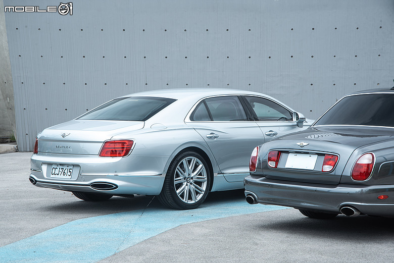 老派機械與電氣化時代的相遇｜Bentley Arnage T與Flying Spur Hybrid