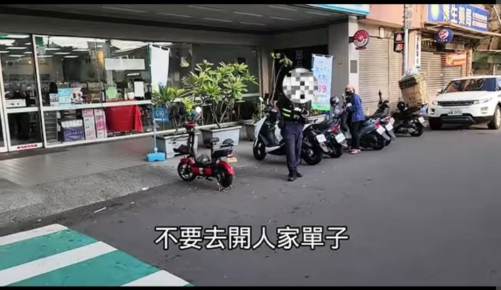 警察把開交通違規單看得比處理事故優先次序高?若真如此,堪稱劣警拖累好警的典範
