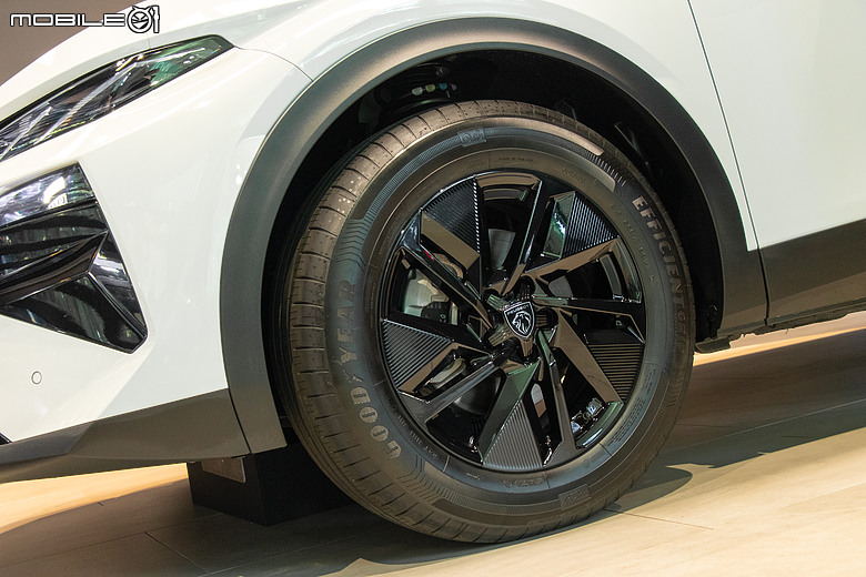 【採訪】Peugeot 408小改款上市,三車型、123.8萬元起!